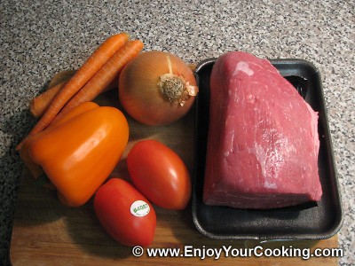 Beef Stew with Carrots and Bell Pepper: Step 1