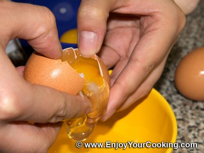 How to Separate Egg White from Egg Yolk: Step 1