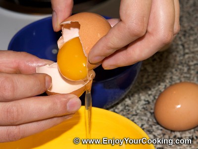 How to Separate Egg White from Egg Yolk: Step 4