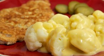 Boiled Cauliflower with White Sauce