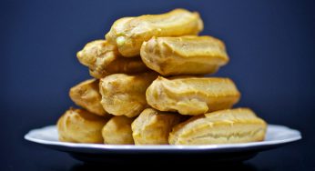 Eclairs with Vanilla Custard