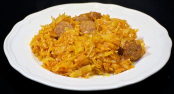 Cabbage Braised with Bratwurst