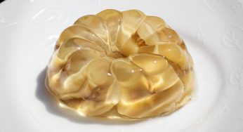 White Wine Jelly with Bananas