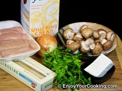 Pasta with Chicken and Mushroom Sauce Recipe: Step 1