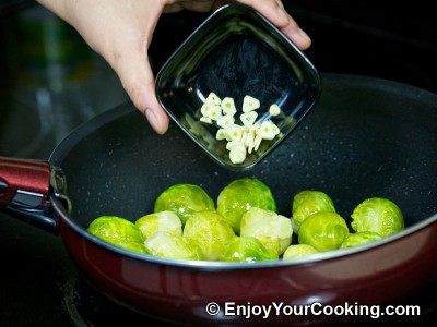 Brussels Sprouts in Tomato and Soy Sauce Recipe: Step 7