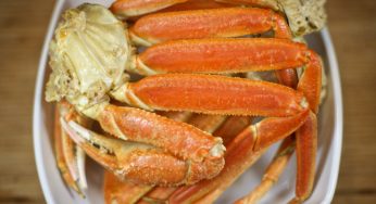 Boiled Snow Crab Legs with Old Bay Seasoning