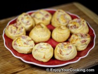Quick Crescent Rolls with Meat and Cheese Recipe