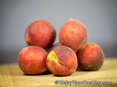 How to Blanch Peaches: Step 1